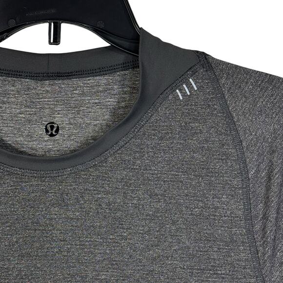 Lululemon Mens Medium Bolt Tech II Shirt Short Sleeves Lightweight Reversible - Picture 2 of 10